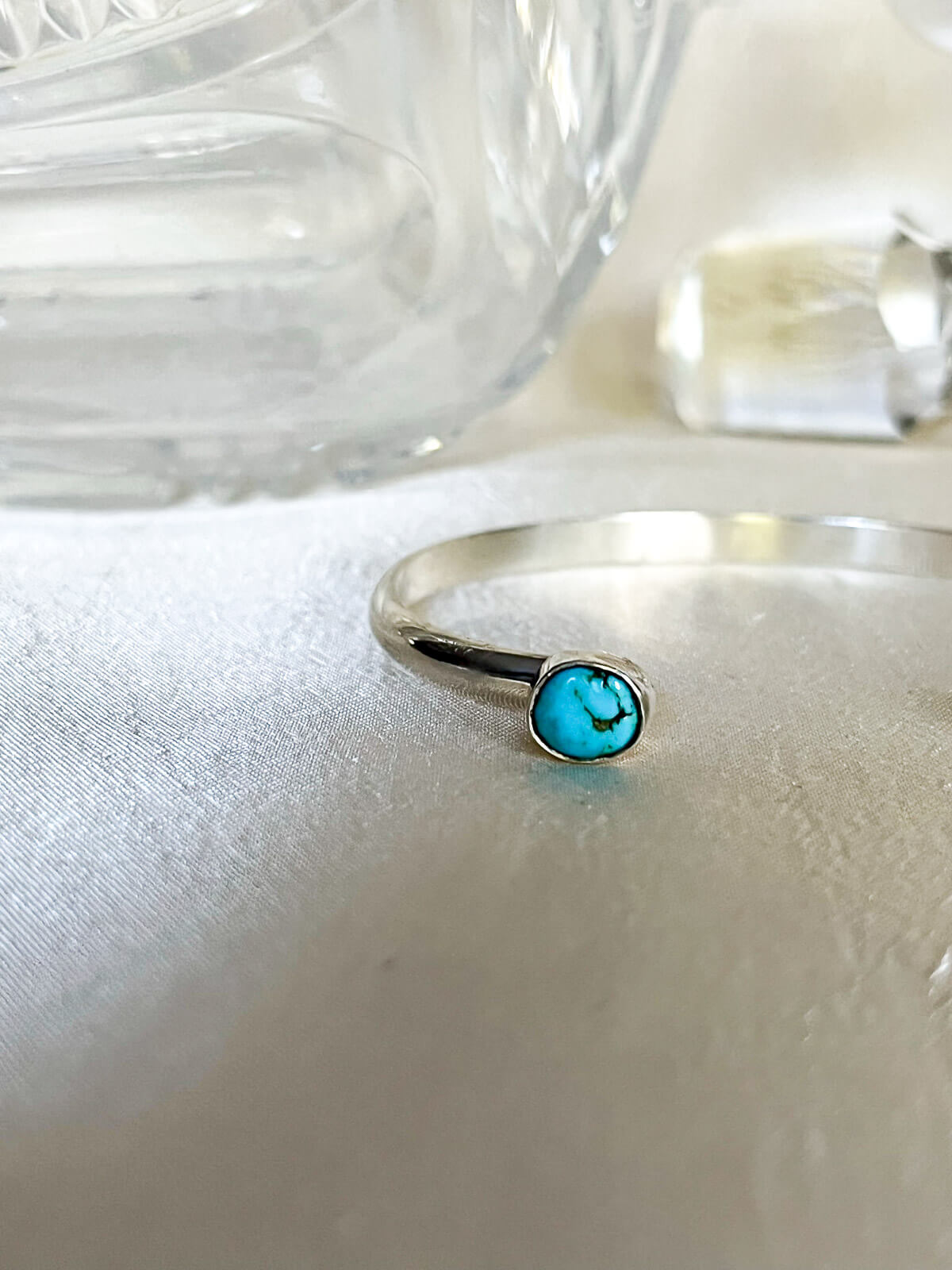 NAVAJO TURQUOISE BANGLE APONI