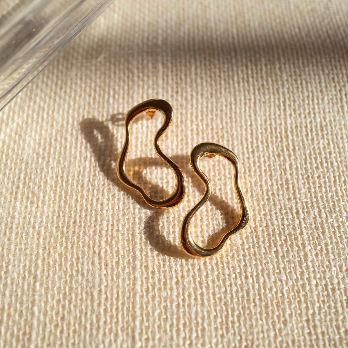 non tarnish earrings gold minimalistic earrings