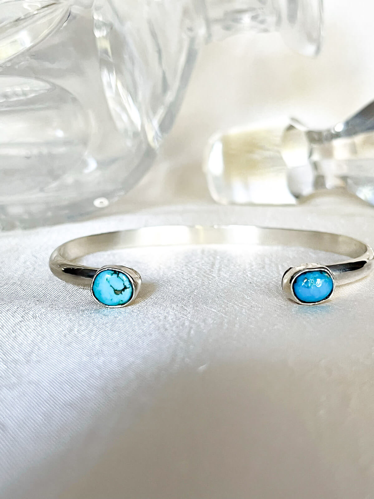 NAVAJO TURQUOISE BANGLE APONI