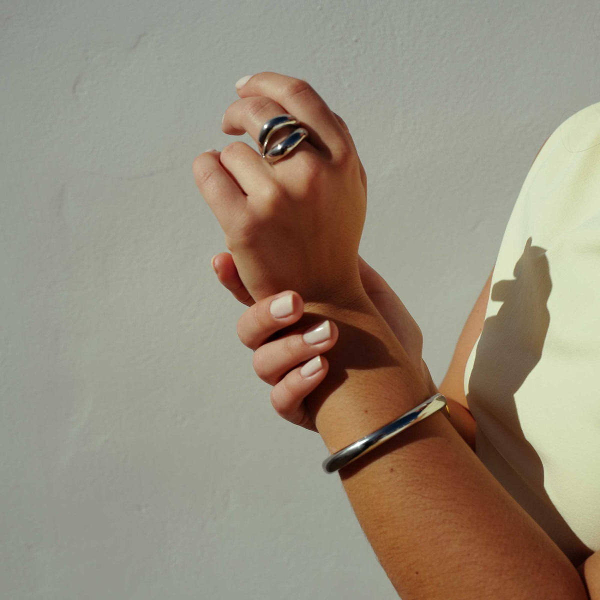 Minimalistic Bangle OTILIA