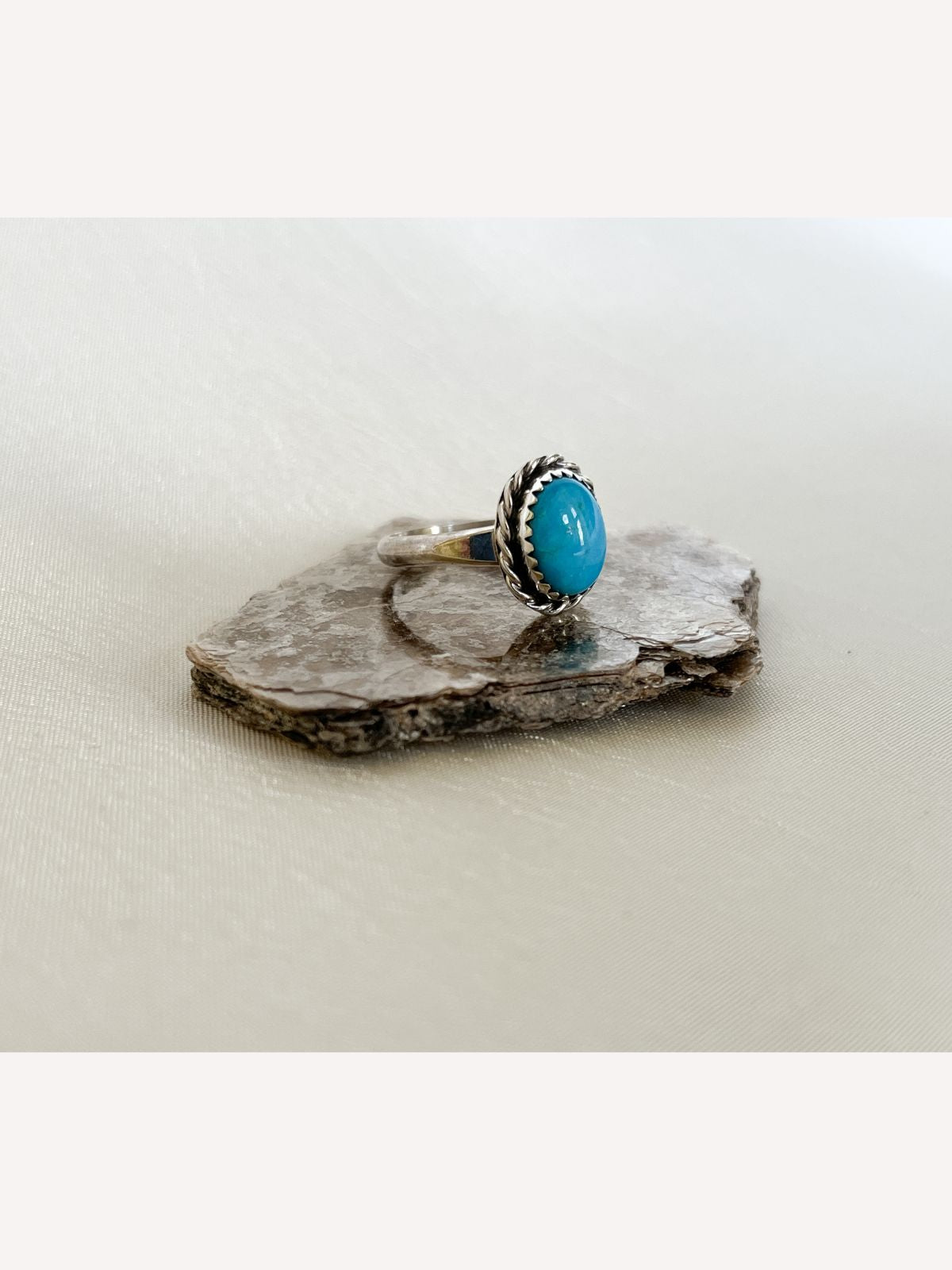 NAVAJO TURQUOISE RING MALIA