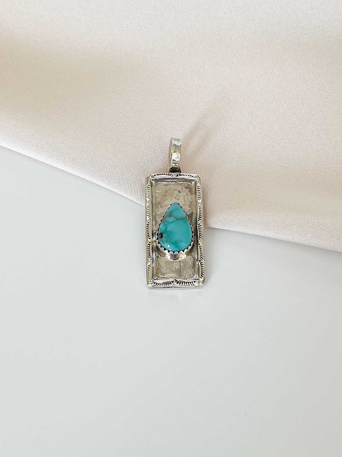 TURQUOISE PENDANT LEOTIE