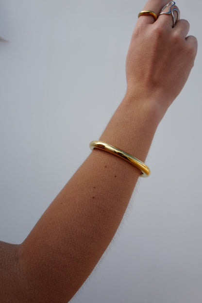 Minimalistic Bangle OTILIA