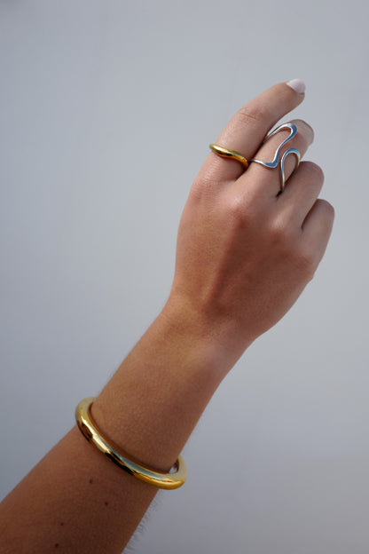 Minimalistic Bangle OTILIA