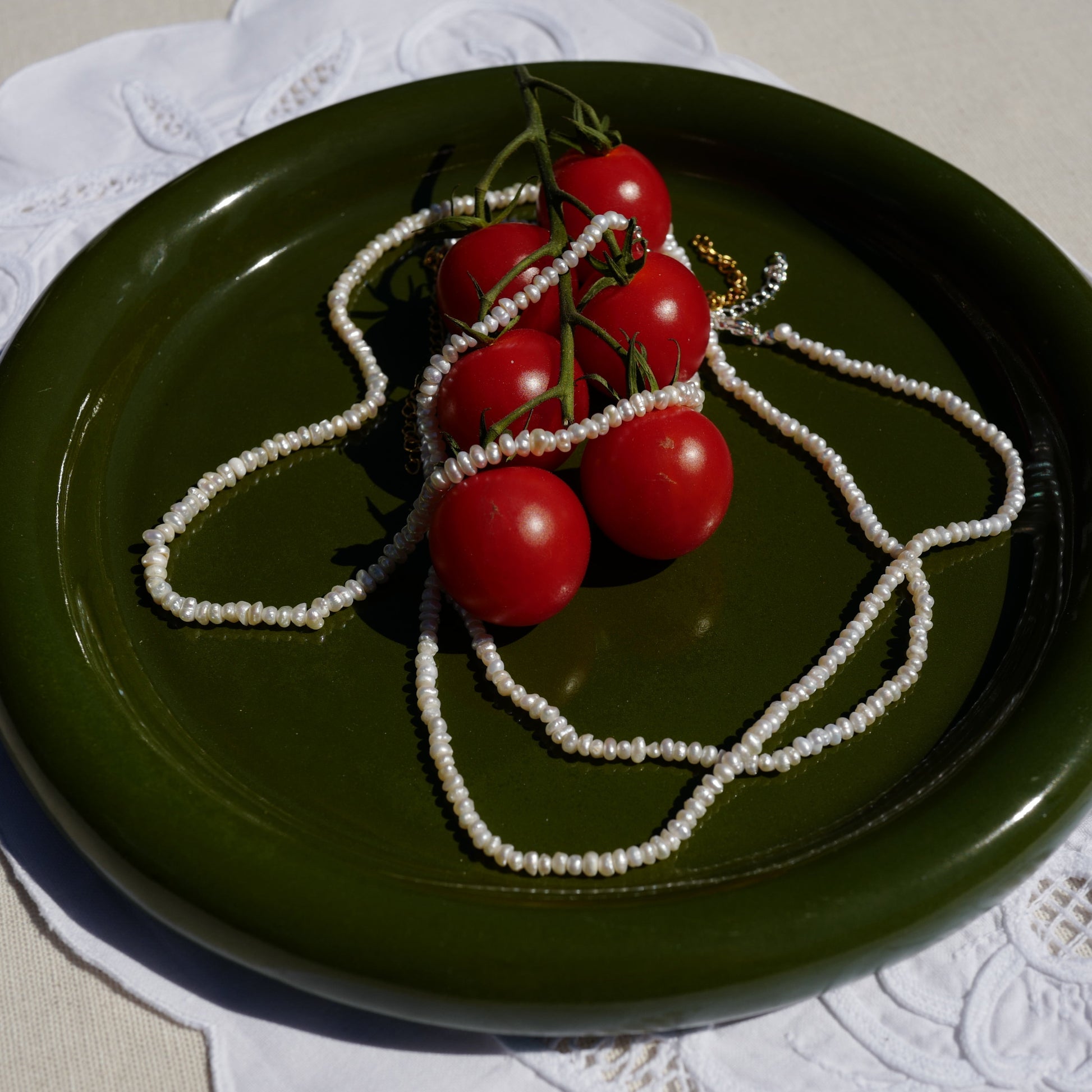 süßwasser-perlenkette-halskette-mit-süßwasserperlen-studio-nonna