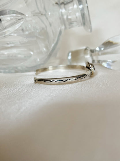 WHITE BUFFALO BANGLE HALONA