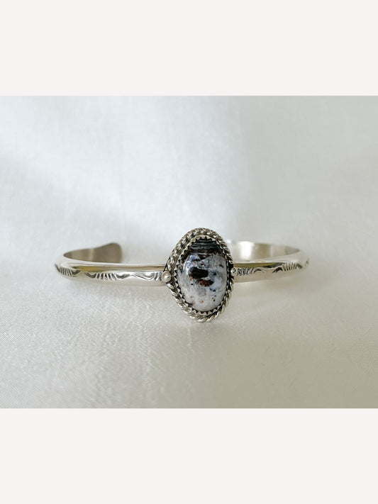 WHITE BUFFALO ARMREIF AJEI